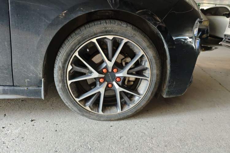 Used Lynk & Co 03 2021 1.5TD DCT JingPro Right Front Wheel Hub