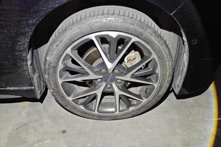 Used Lynk & Co 03 2021 2.0TD Automatic Trendy Champion Edition Right Front Wheel Hub