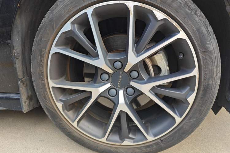 Used Lynk & Co 03 2021 1.5TD DCT Jing Champion Edition Right Front Wheel Hub