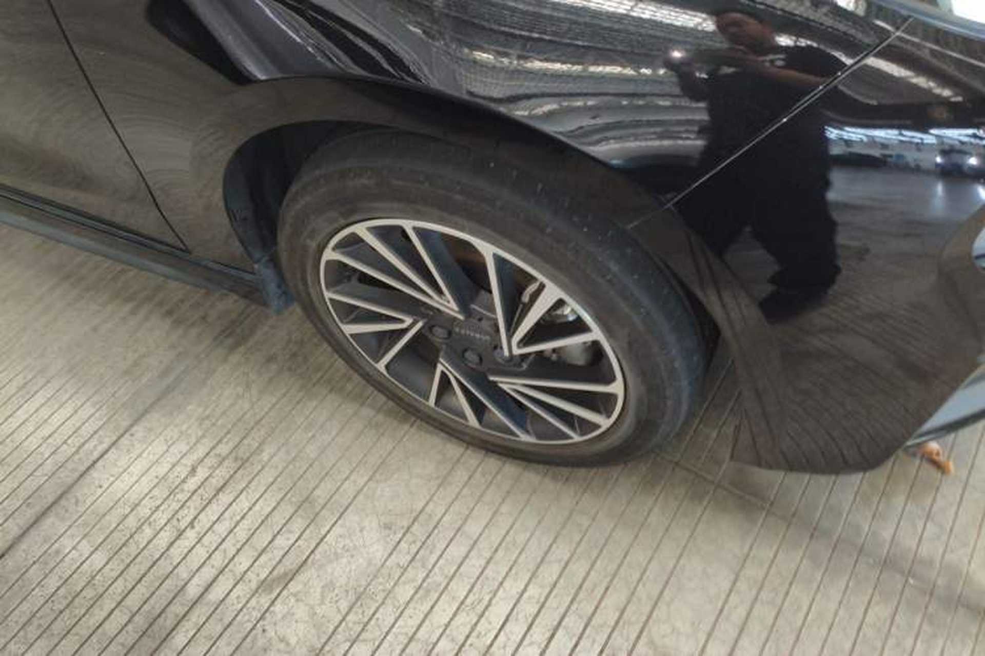 Used Lynk & Co 03 2021 2.0TD Automatic Jing Plus Right Front Wheel Hub