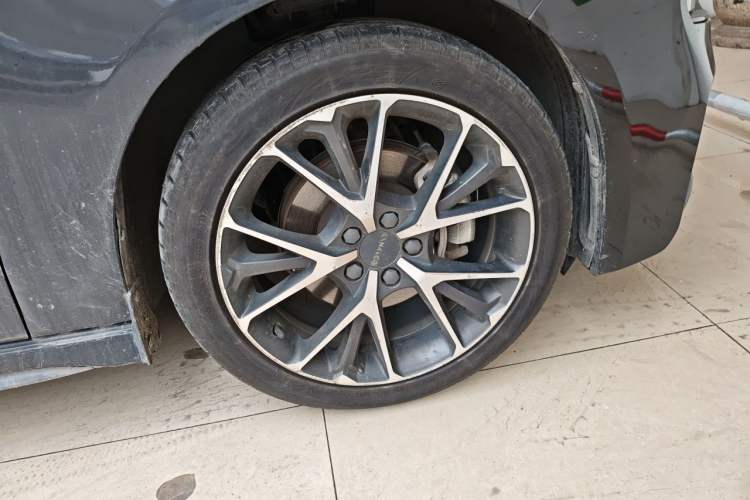 Used Lynk & Co 03 2021 1.5TD DCT Jing Champion Edition Right Front Wheel Hub