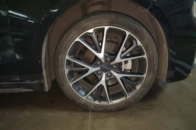 Used Lynk & Co 03 2021 1.5TD DCT Jing Champion Edition Right Front Wheel Hub