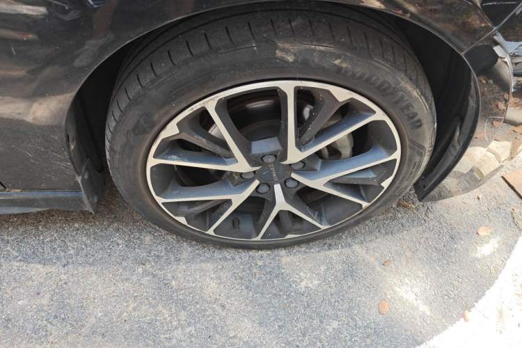 Used Lynk & Co 03 2021 1.5TD DCT Jing Champion Edition Right Front Wheel Hub