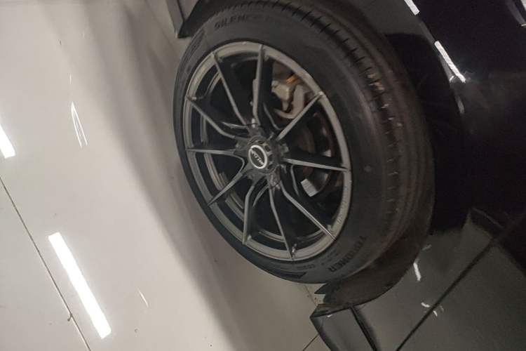 Used Lynk & Co 03 2021 1.5TD DCT Jing Champion Edition Right Rear Wheel Hub