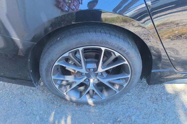 Used Lynk & Co 03 2021 2.0TD Automatic Trendy Champion Edition Right Rear Wheel Hub