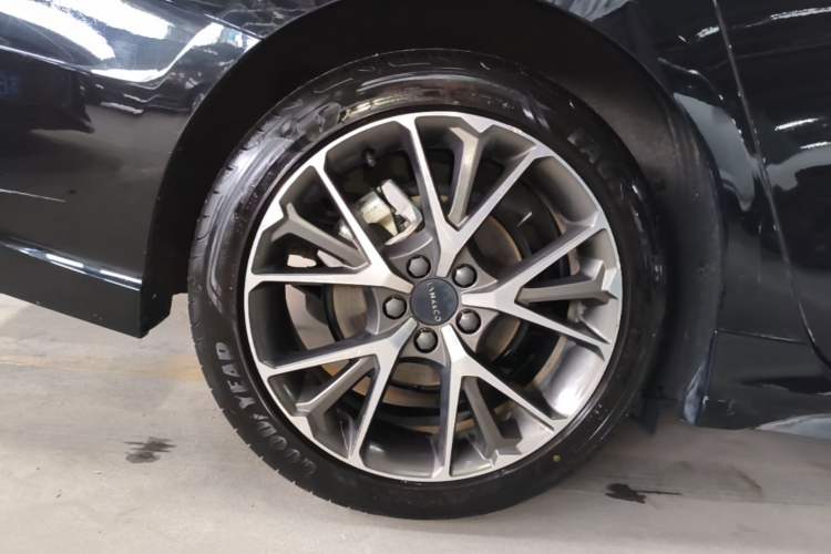 Used Lynk & Co 03 2021 2.0TD Automatic Trendy Champion Edition Right Rear Wheel Hub