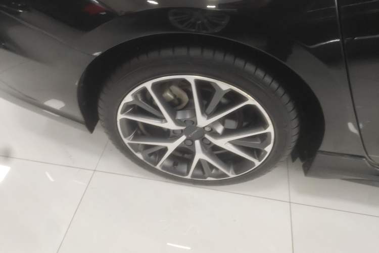 Used Lynk & Co 03 2021 1.5TD DCT Jing Champion Edition Right Rear Wheel Hub