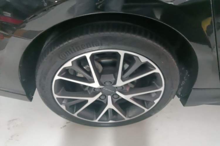 Used Lynk & Co 03 2021 1.5TD DCT Jing Champion Edition Right Rear Wheel Hub