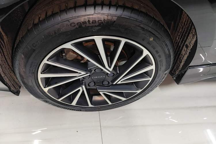 Used Lynk & Co 03 2021 1.5TD DCT JingPlus Right Rear Wheel Hub