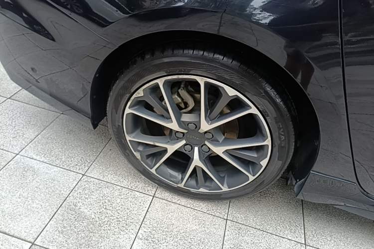 Used Lynk & Co 03 2021 2.0TD Automatic Trendy Champion Edition Right Rear Wheel Hub