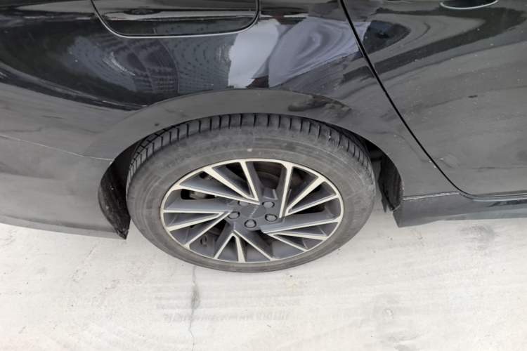 Used Lynk & Co 03 2021 1.5TD DCT JingPlus Right Rear Wheel Hub