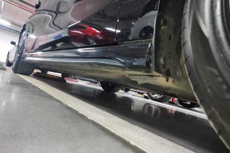 Used Lynk & Co 03 2021 1.5TD DCT JingPlus Right Side Sill