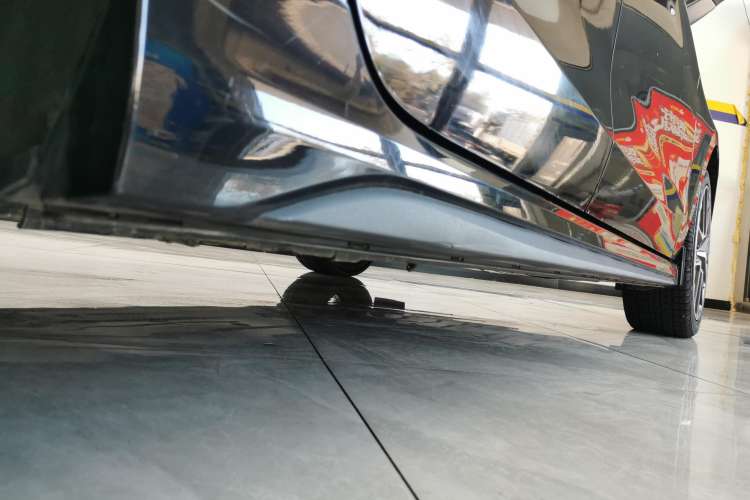 Used Lynk & Co 03 2021 1.5TD DCT Jing Champion Edition Right Side Sill