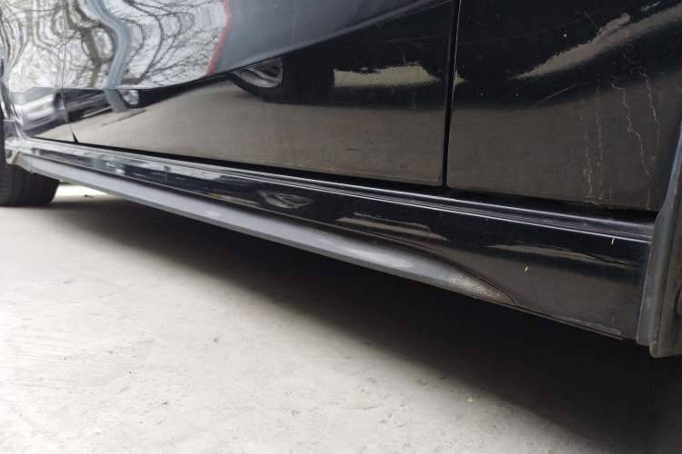 Used Lynk & Co 03 2021 2.0TD Automatic Trendy Champion Edition Right Side Sill
