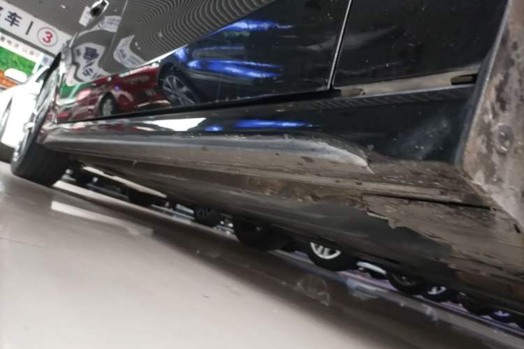 Used Lynk & Co 03 2021 1.5TD DCT Jing Champion Edition Right Side Sill