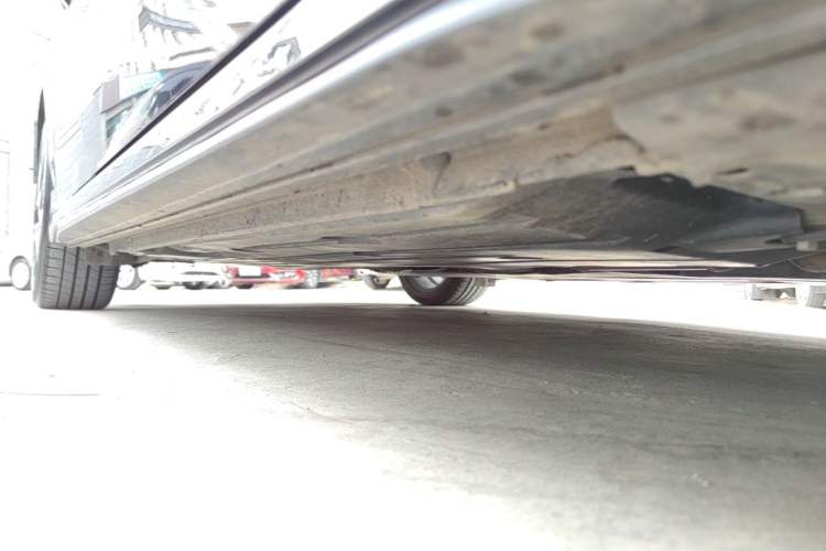 Used Lynk & Co 03 2021 1.5TD DCT Jing Champion Edition Right Side Sill