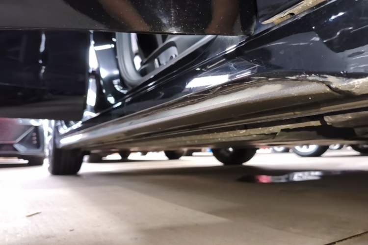 Used Lynk & Co 03 2021 2.0TD Automatic Trendy Champion Edition Right Side Sill