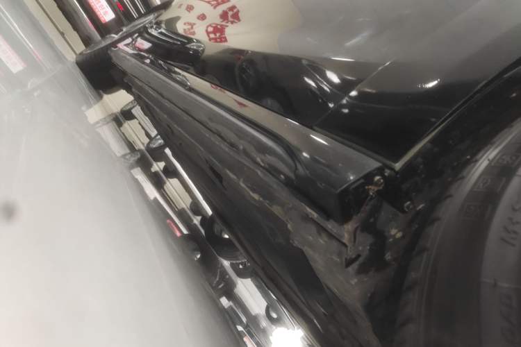 Used Lynk & Co 03 2021 1.5TD DCT Jing Champion Edition Right Side Sill