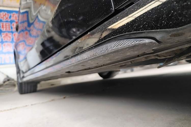 Used Lynk & Co 03 2021 03+ 2.0TD Automatic Wind-Chasing Edition Right Side Sill