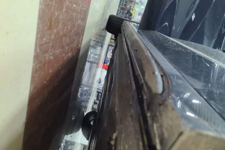 Used Lynk & Co 03 2021 1.5TD DCT Jing Champion Edition Right Side Sill