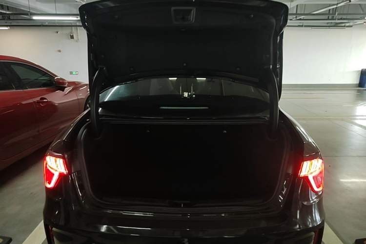 Used Lynk & Co 03 2021 1.5TD DCT JingPlus Trunk
