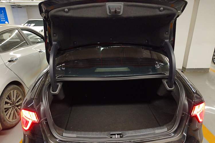 Used Lynk & Co 03 2021 1.5TD DCT JingPlus Trunk