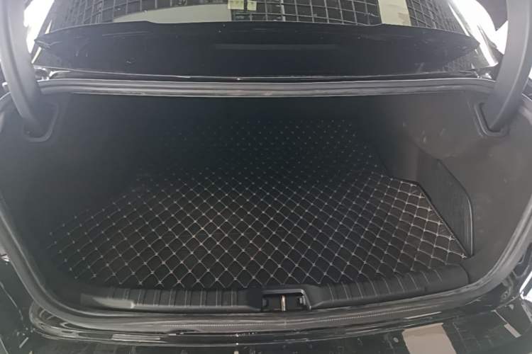 Used Lynk & Co 03 2021 2.0TD Automatic JingPro Trunk