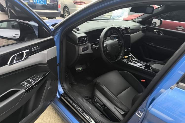 Used Lynk & Co 03 2021 2.0TD Automatic Trendy Champion Edition Driver Seat