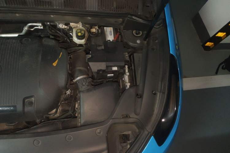Used Lynk & Co 03 2021 03+ 2.0TD Automatic Wind-Chasing Edition Engine Bay Left
