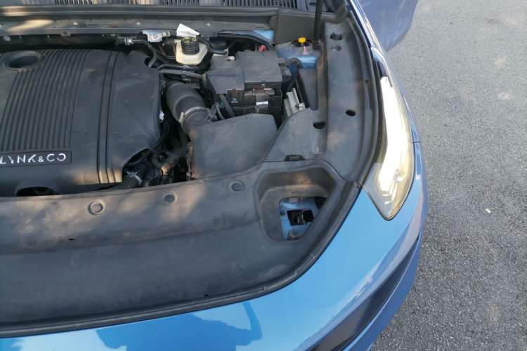 Used Lynk & Co 03 2021 1.5TD DCT Jing Champion Edition Engine Bay Left