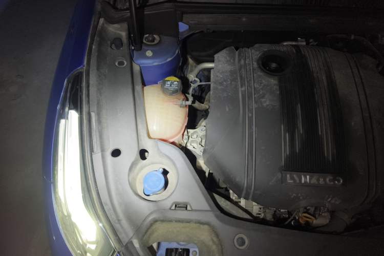 Used Lynk & Co 03 2021 1.5TD DCT JingPro Engine Bay Right