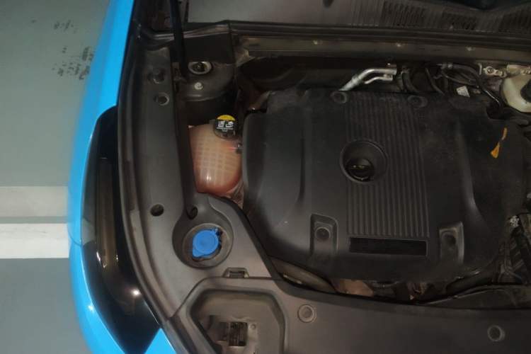 Used Lynk & Co 03 2021 03+ 2.0TD Automatic Wind-Chasing Edition Engine Bay Right