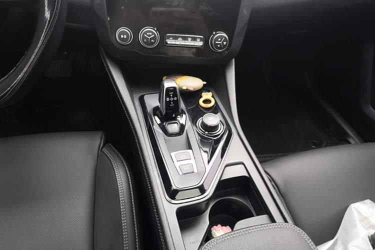 Used Lynk & Co 03 2021 2.0TD Automatic Trendy Champion Edition Gear Lever