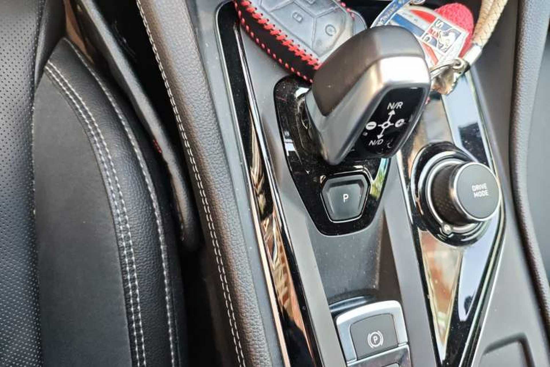 Used Lynk & Co 03 2021 1.5TD DCT Jing Champion Edition Gear Lever