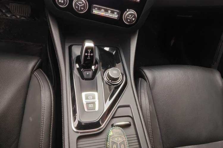 Used Lynk & Co 03 2021 1.5TD DCT Jing Champion Edition Gear Lever
