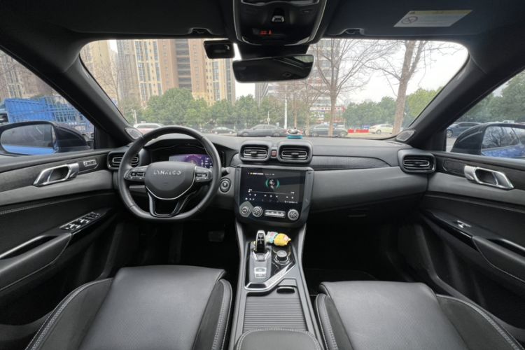 Used Lynk & Co 03 2021 2.0TD Automatic Trendy Champion Edition Interior 2