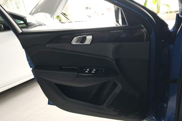 Used Lynk & Co 03 2021 2.0TD Automatic Jing Plus Left Front Door Interior