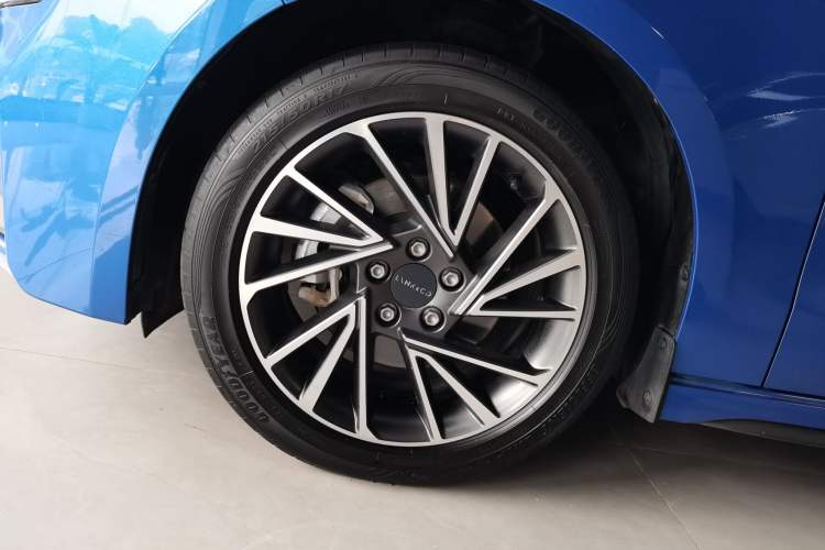 Used Lynk & Co 03 2021 2.0TD Automatic Jing Plus Left Front Wheel Hub