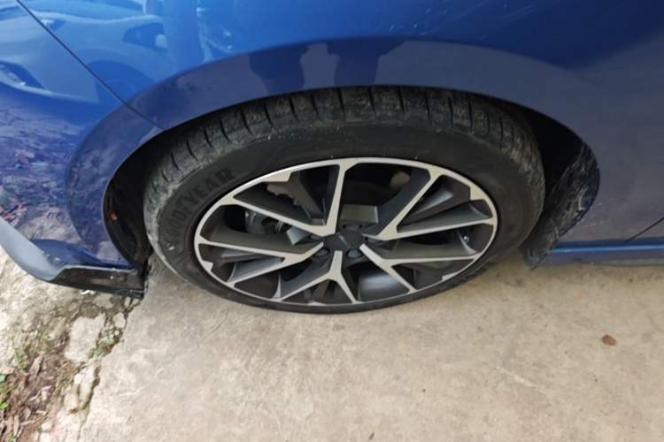 Used Lynk & Co 03 2021 1.5TD DCT Jing Champion Edition Left Front Wheel Hub