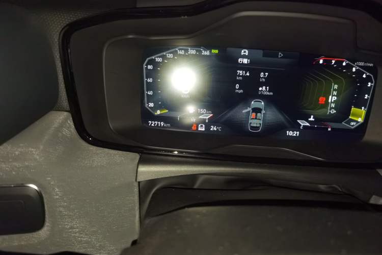 Used Lynk & Co 03 2021 1.5TD DCT JingPlus Odometer Close Up
