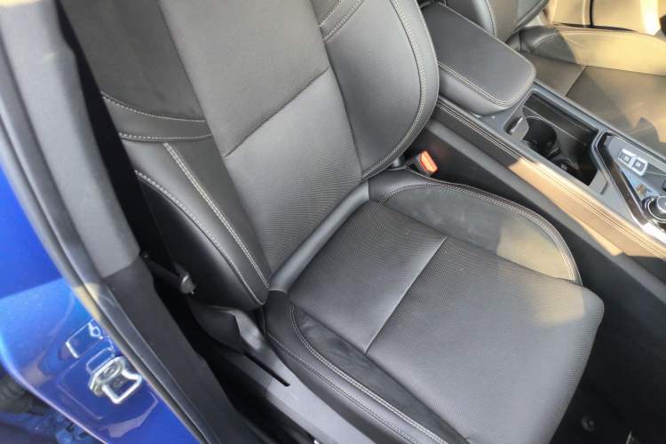 Used Lynk & Co 03 2021 2.0TD Automatic Trendy Champion Edition Right Front Seat