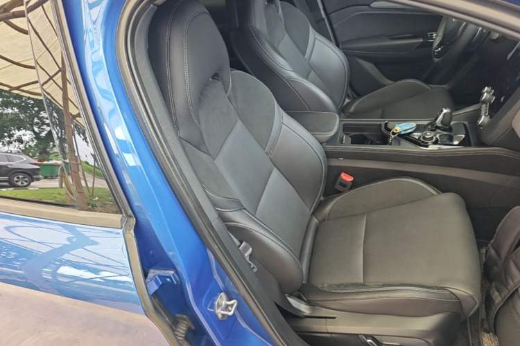 Used Lynk & Co 03 2021 1.5TD DCT Jing Champion Edition Right Front Seat