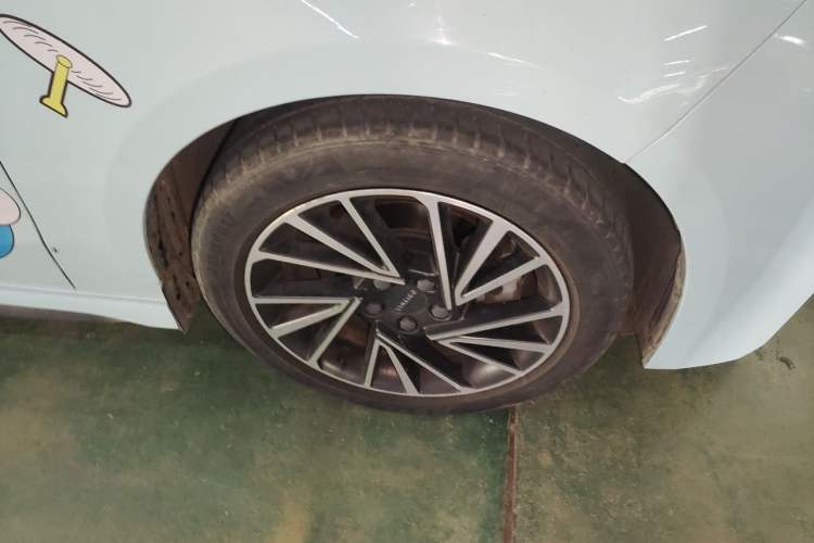 Used Lynk & Co 03 2021 1.5TD DCT JingPlus Right Front Wheel Hub