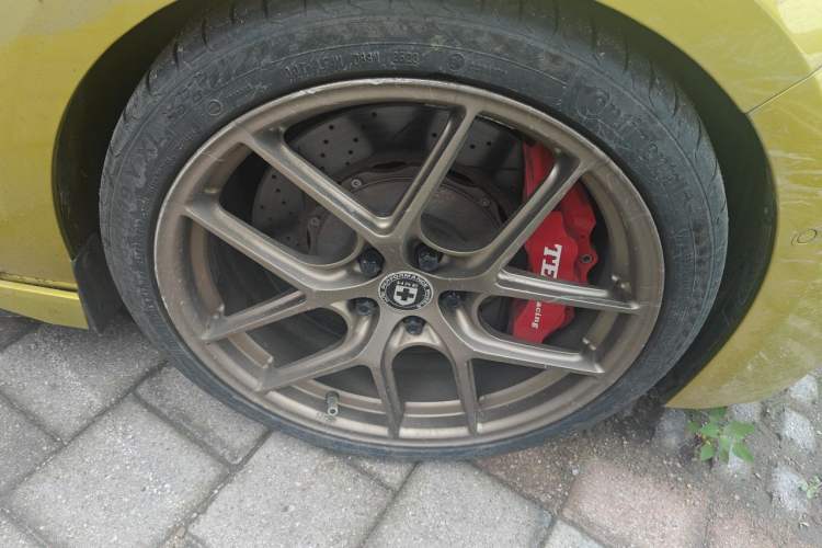 Used Lynk & Co 03 2021 03+ 2.0TD Automatic Wind-Chasing Edition Right Front Wheel Hub