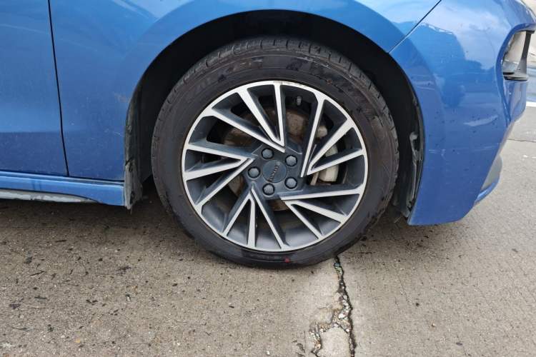 Used Lynk & Co 03 2021 1.5TD DCT JingPlus Right Front Wheel Hub
