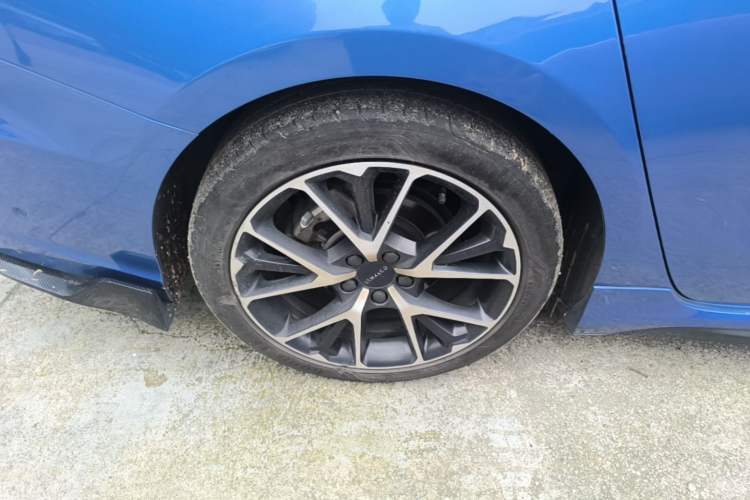 Used Lynk & Co 03 2021 2.0TD Automatic Trendy Champion Edition Right Rear Wheel Hub