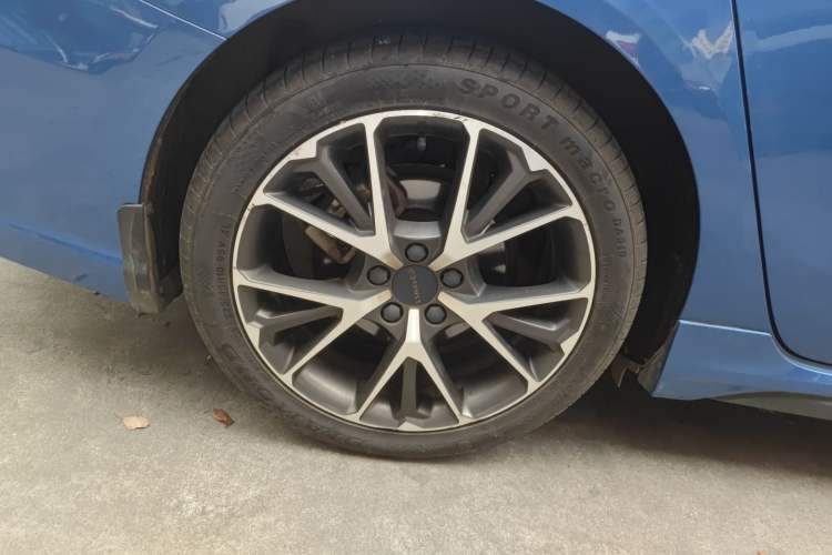 Used Lynk & Co 03 2021 1.5TD DCT Jing Champion Edition Right Rear Wheel Hub