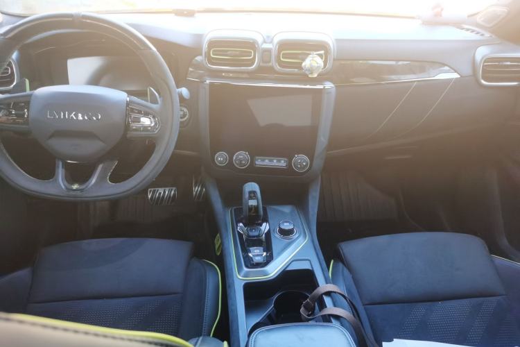 Used Lynk & Co 03 2021 03+ 2.0TD Automatic Performance Package Edition Center Console