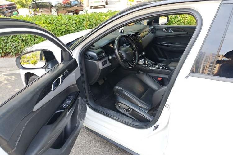 Used Lynk & Co 03 2021 2.0TD Automatic Trendy Champion Edition Driver Seat