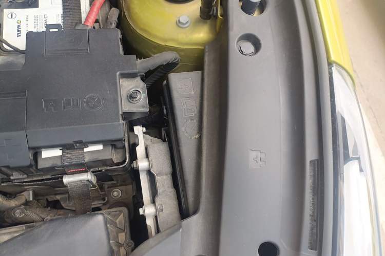 Used Lynk & Co 03 2021 03+ 2.0TD Automatic Wind-Chasing Edition Engine Bay Left